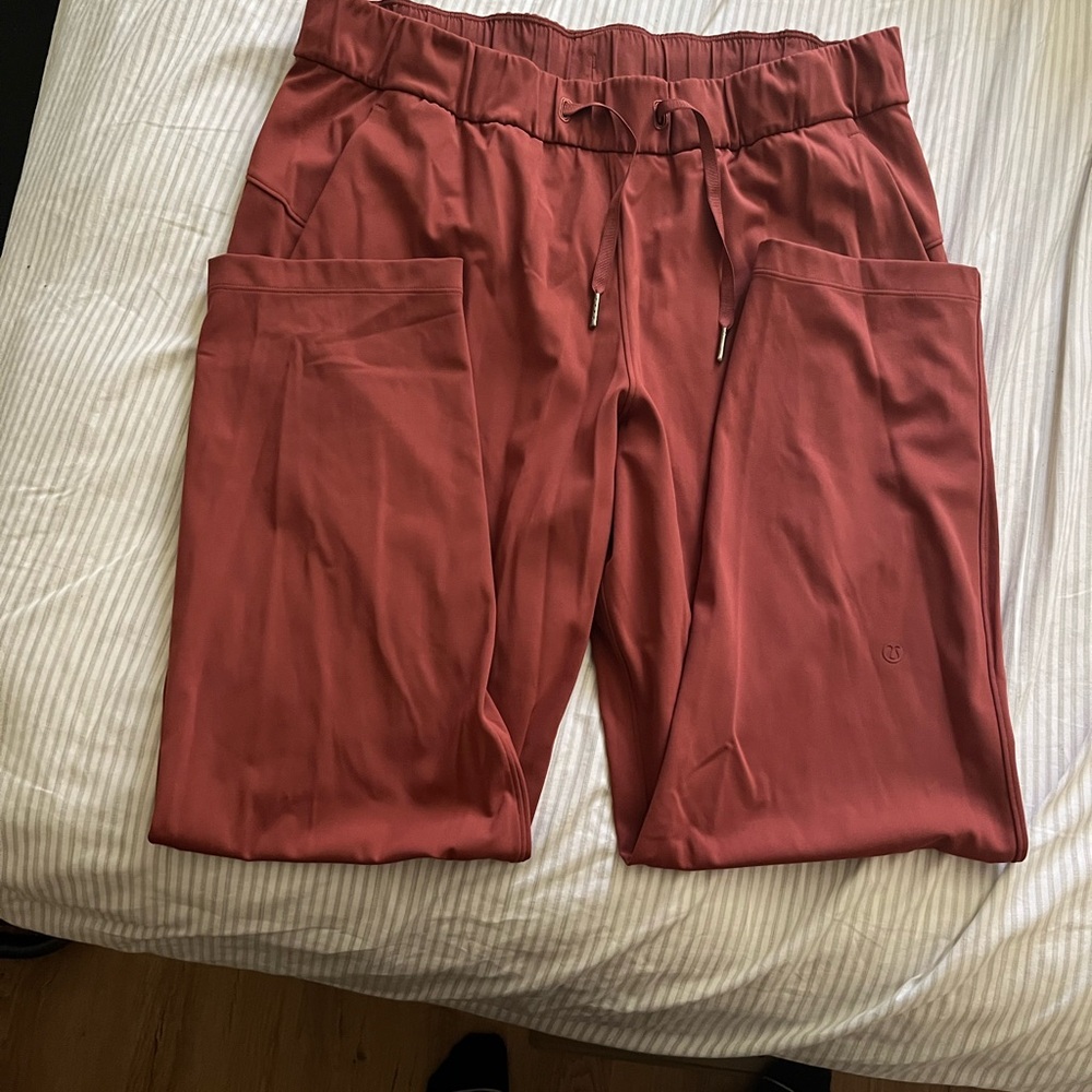 Womens lululemon on the fly 7/8 Rustic clay terracotta Pants size 10
